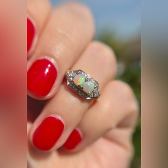*Sold* Vintage Estate 14k Yellow and White Gold Moi et Toi Opal Diamond Ring - Picture 5 of 17